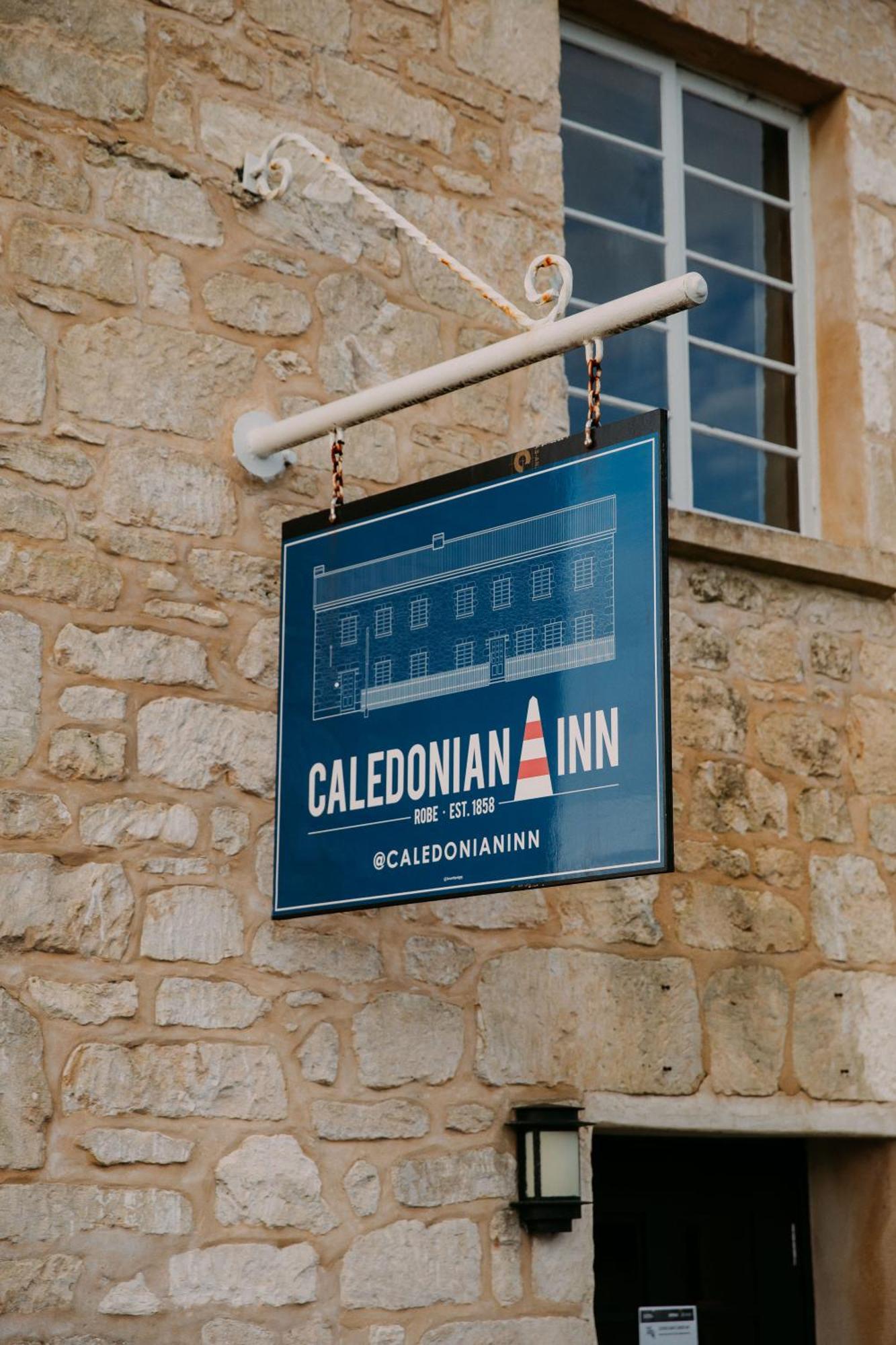 Caledonian Inn Robe Exterior foto