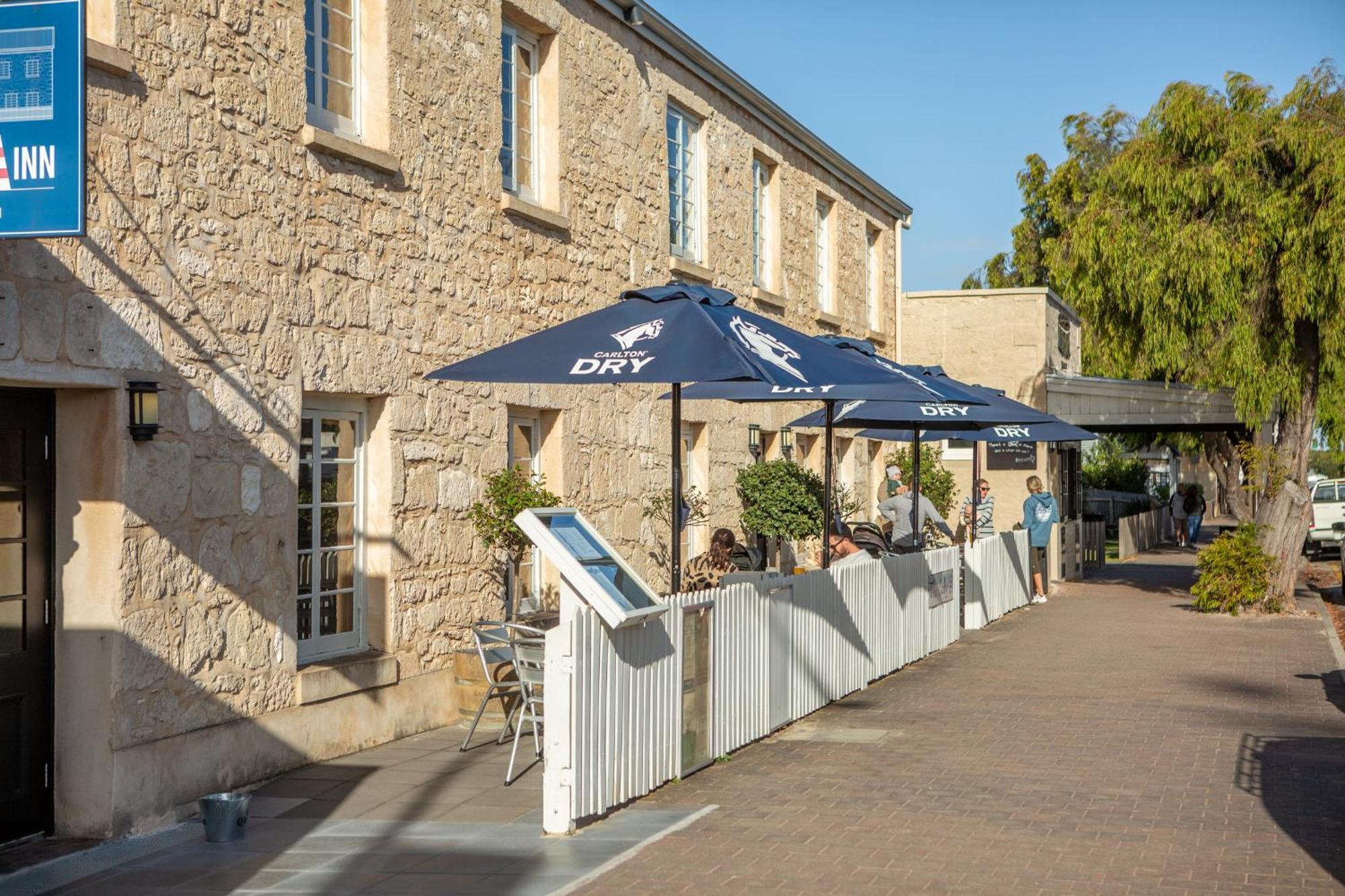 Caledonian Inn Robe Exterior foto