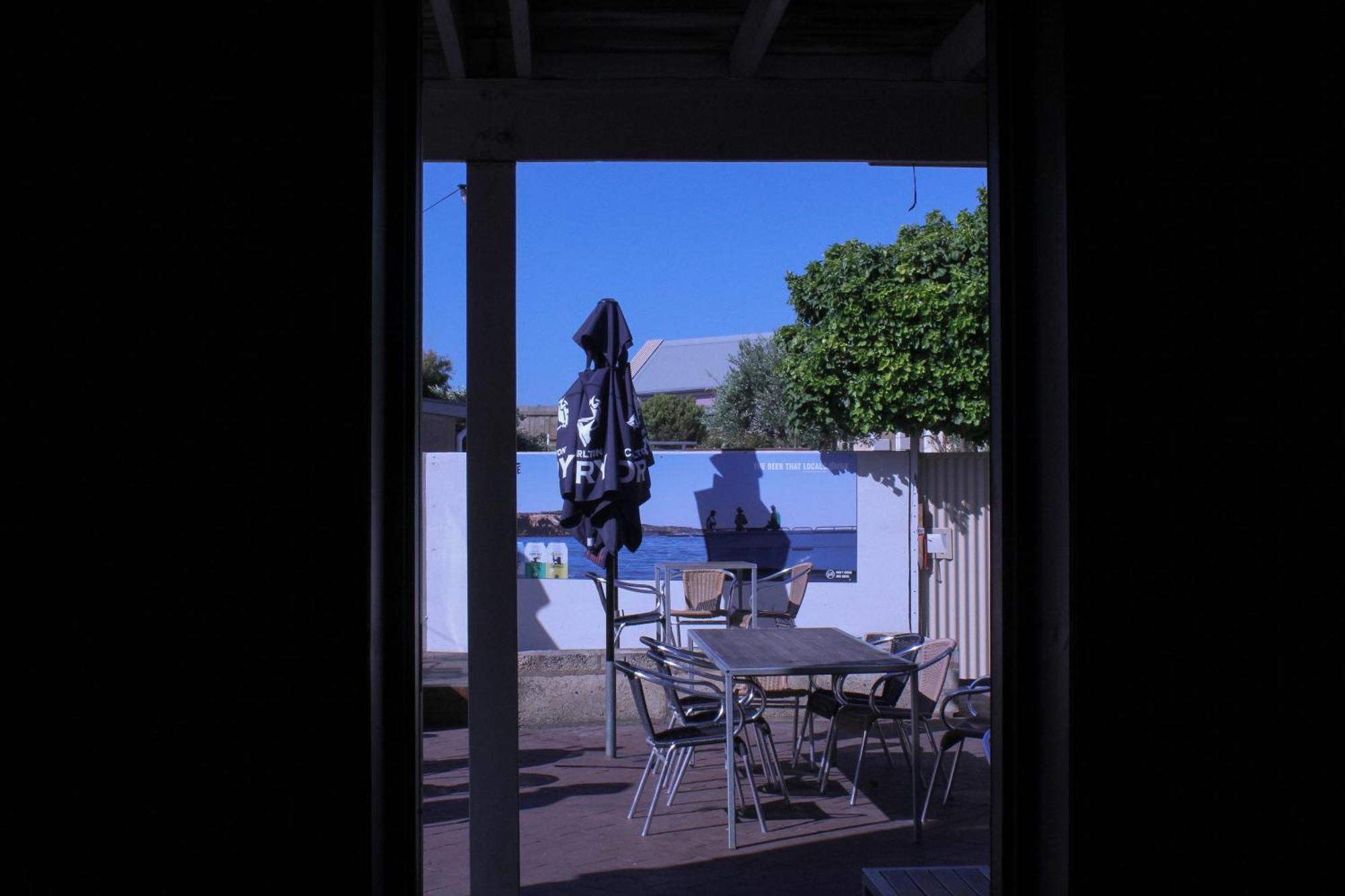 Caledonian Inn Robe Exterior foto