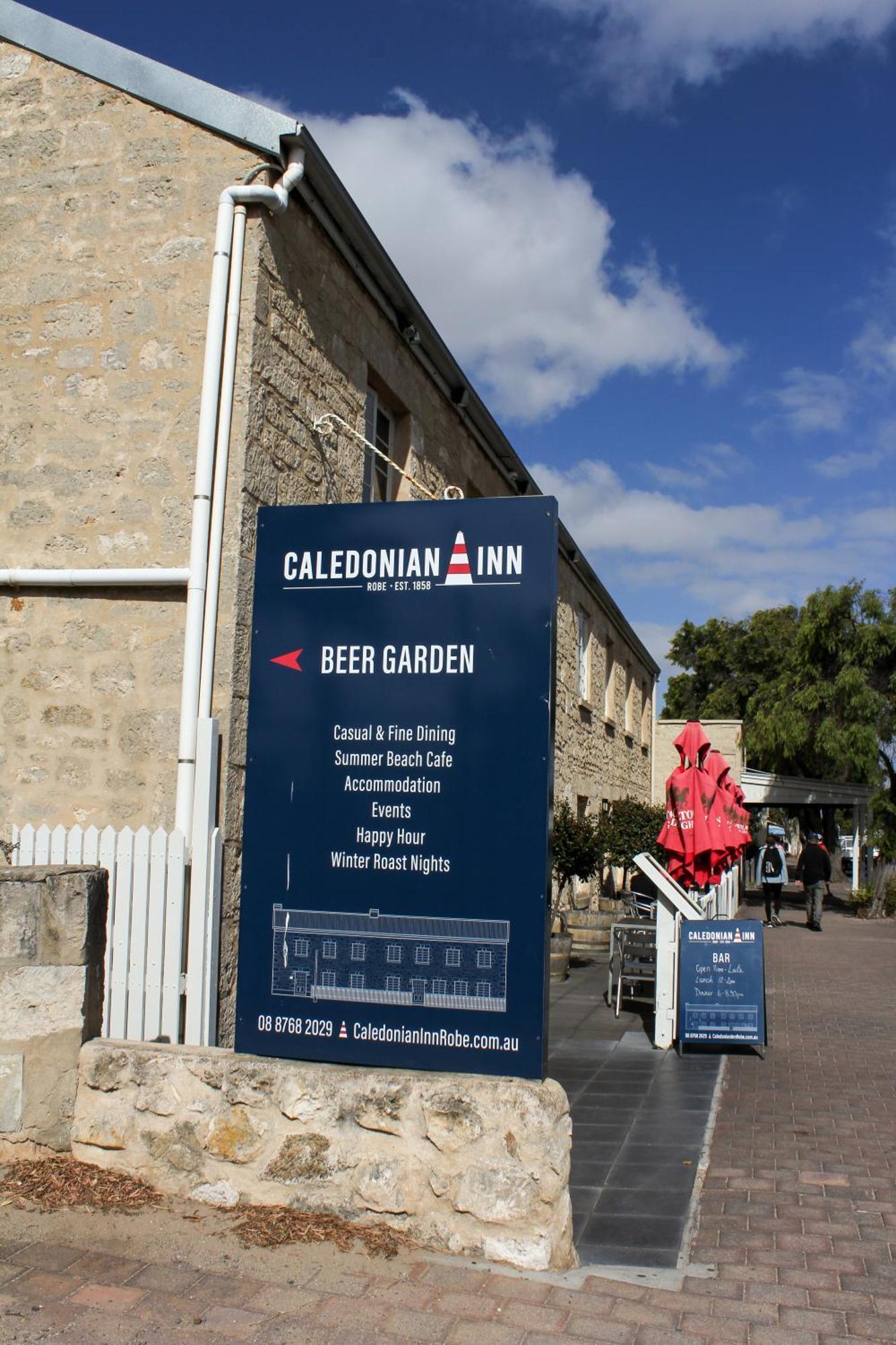 Caledonian Inn Robe Exterior foto