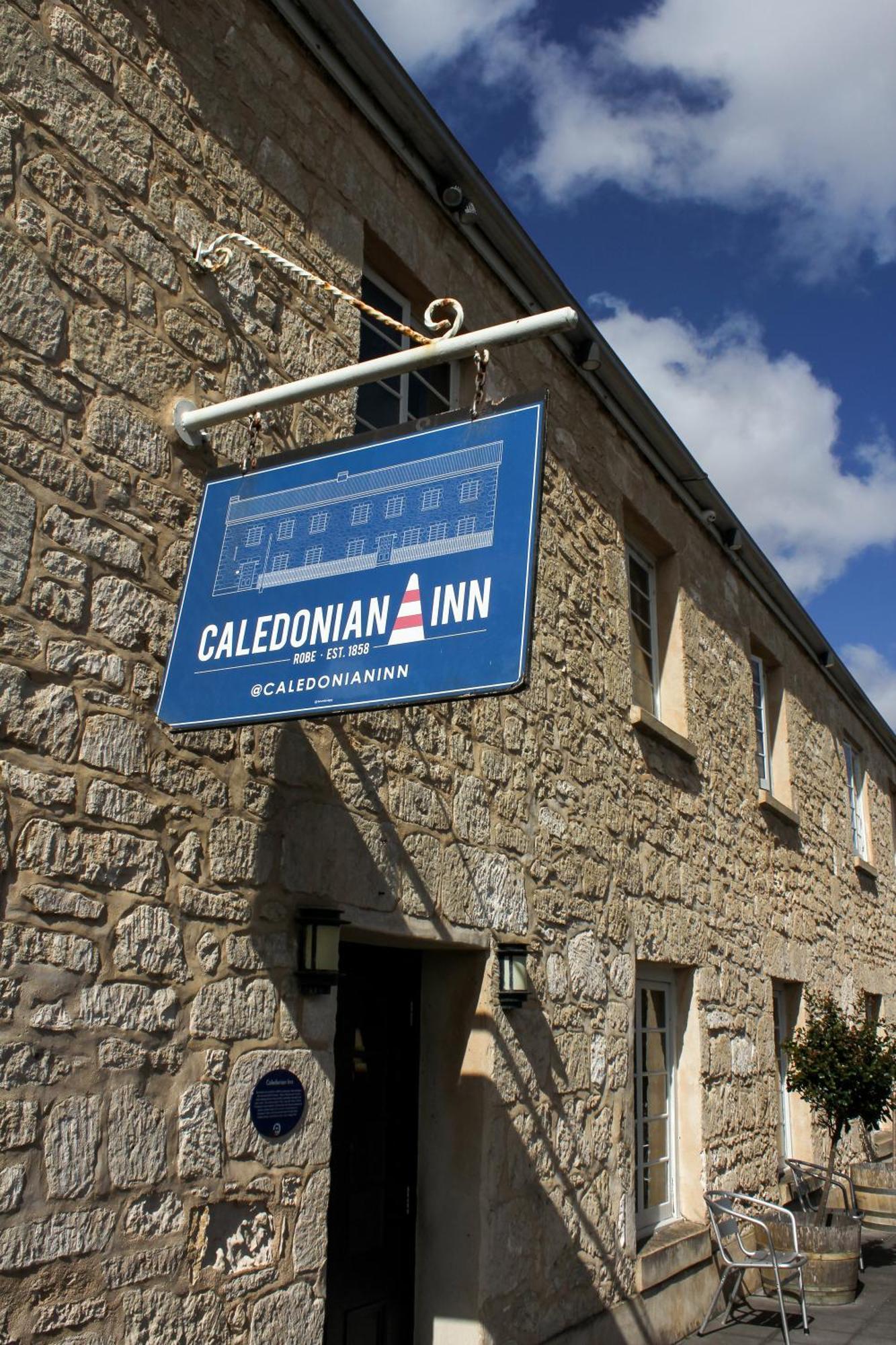 Caledonian Inn Robe Exterior foto