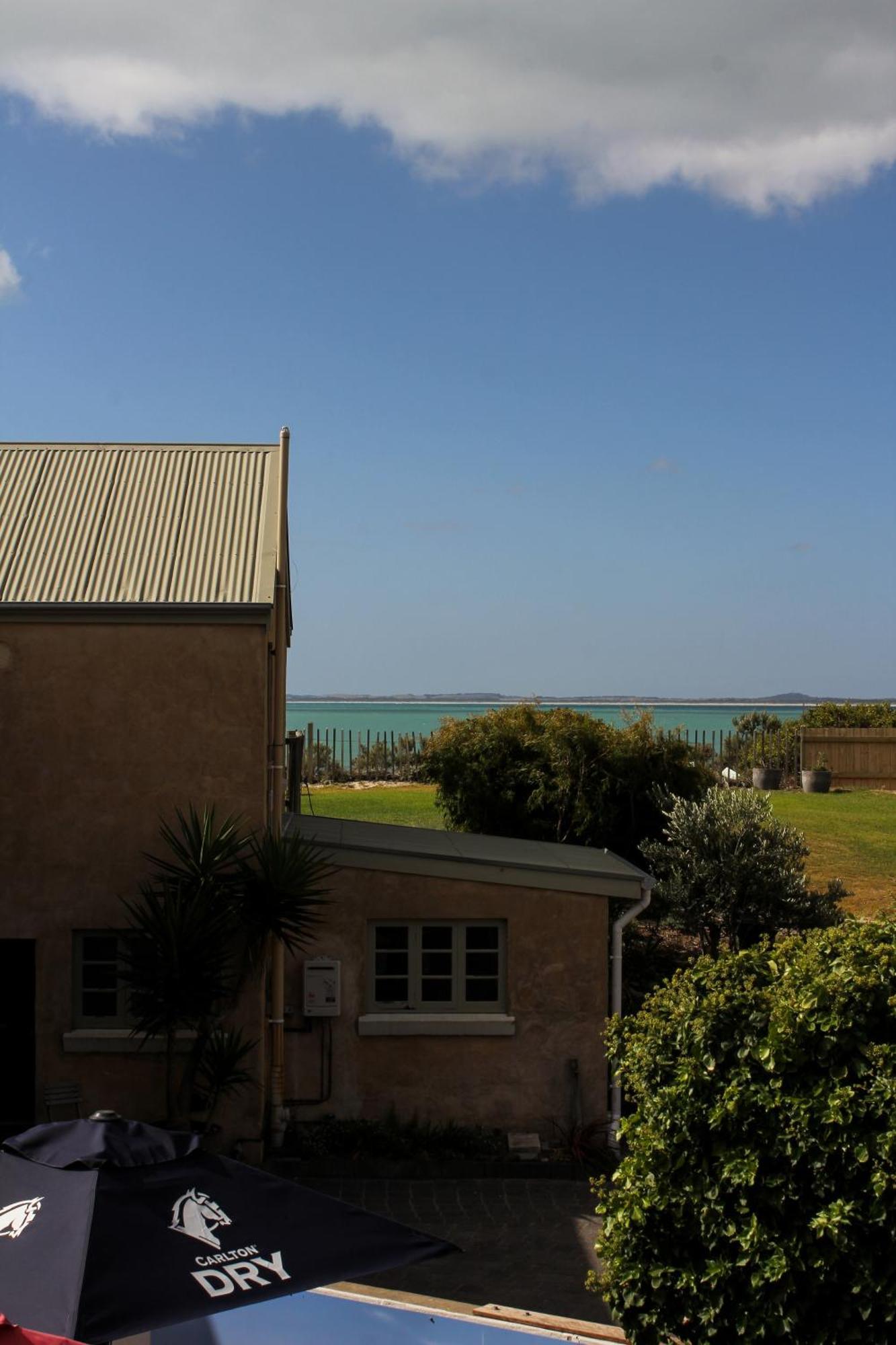 Caledonian Inn Robe Exterior foto